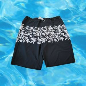 Old Navy California Board Shorts 44 Balck & White
